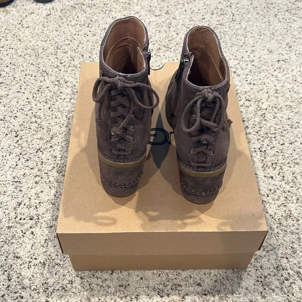 Ugg Corinne Boot - Picture 3 of 3